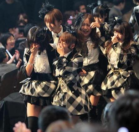 AKB48 Win The Japan Record Award | IXA Ready - Fist On!